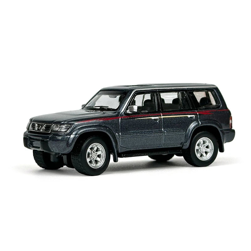نموذج سيارة نيسان باترول Y61 موديل 1998 معدني ثابت بمقياس 1:64، عالي الجودة، مصبوب بمقياس 1/64، ألعاب سيارات مصغّرة باللون الرمادي والأبيض